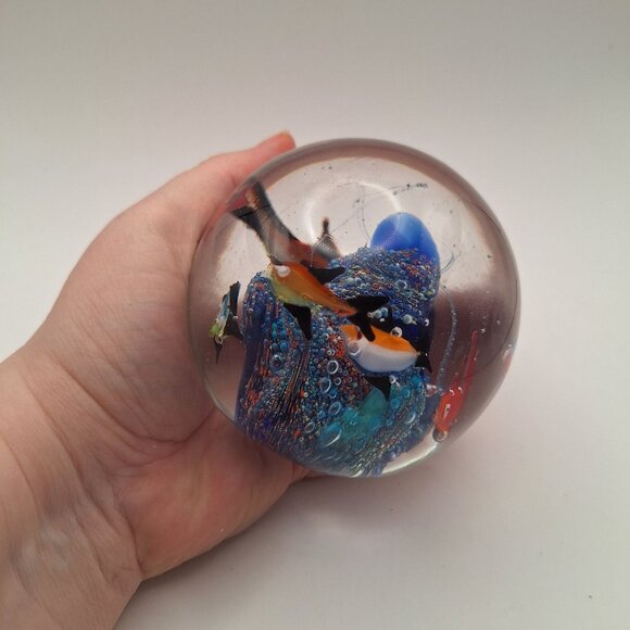 VINTAGE MURANO-STYLE ART GLASS FISH AQUARIUM ROUND PAPERWEIGHT LARGE VIBRANT - Picture 16 of 16